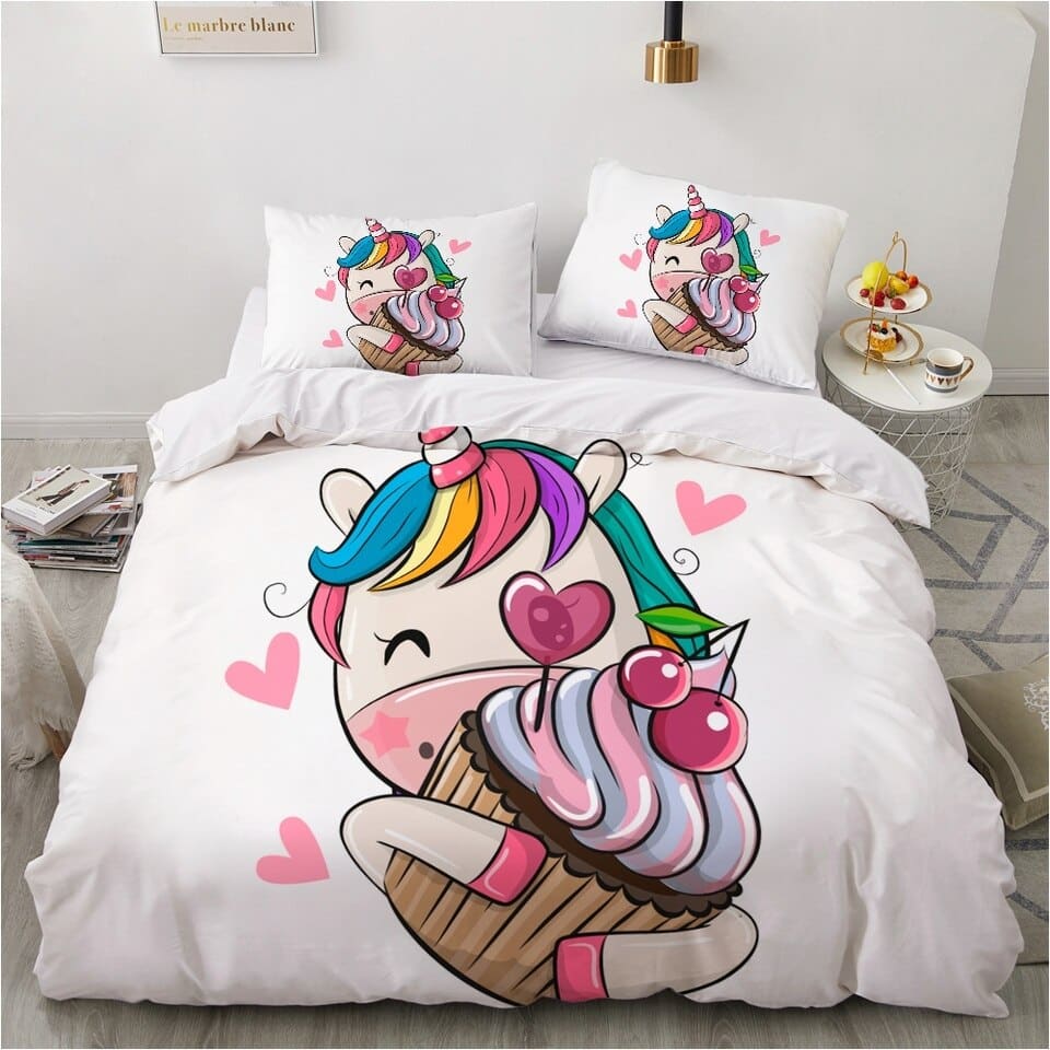 Parure de lit blanc avec une licorne et son cupcake