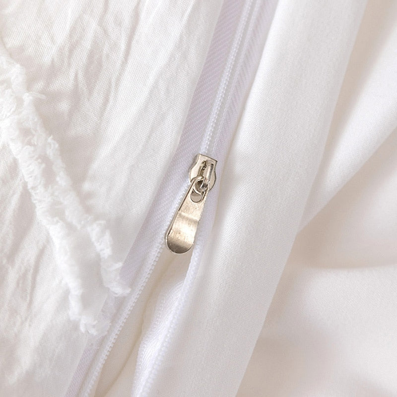 Parure de lit blanche à forme géométrique plissé fermeture